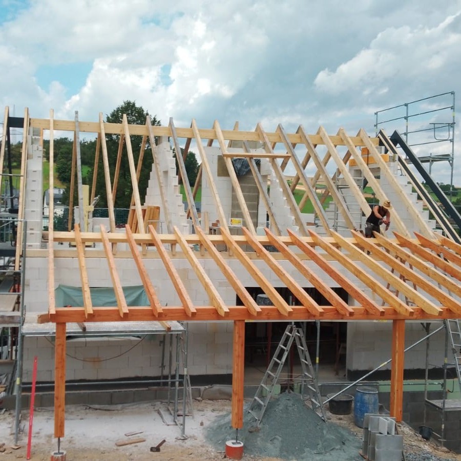 Dachstuhl aus Holz – Zimmerei Holzbau Windisch Erzgebirge