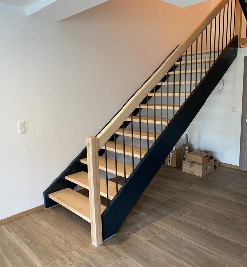 Holztreppe aus Echt-Holz